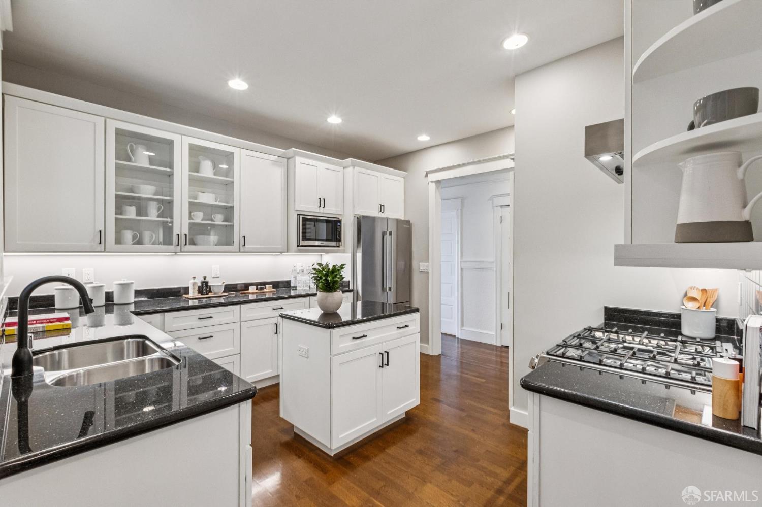 3561 Sacramento Street