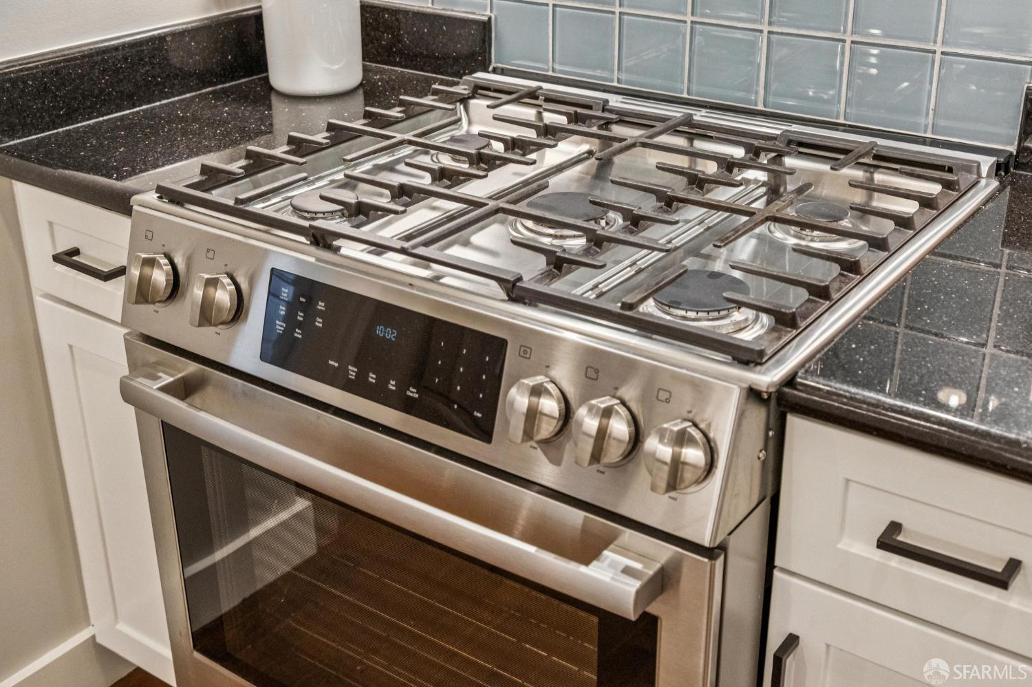 3561 Sacramento Street