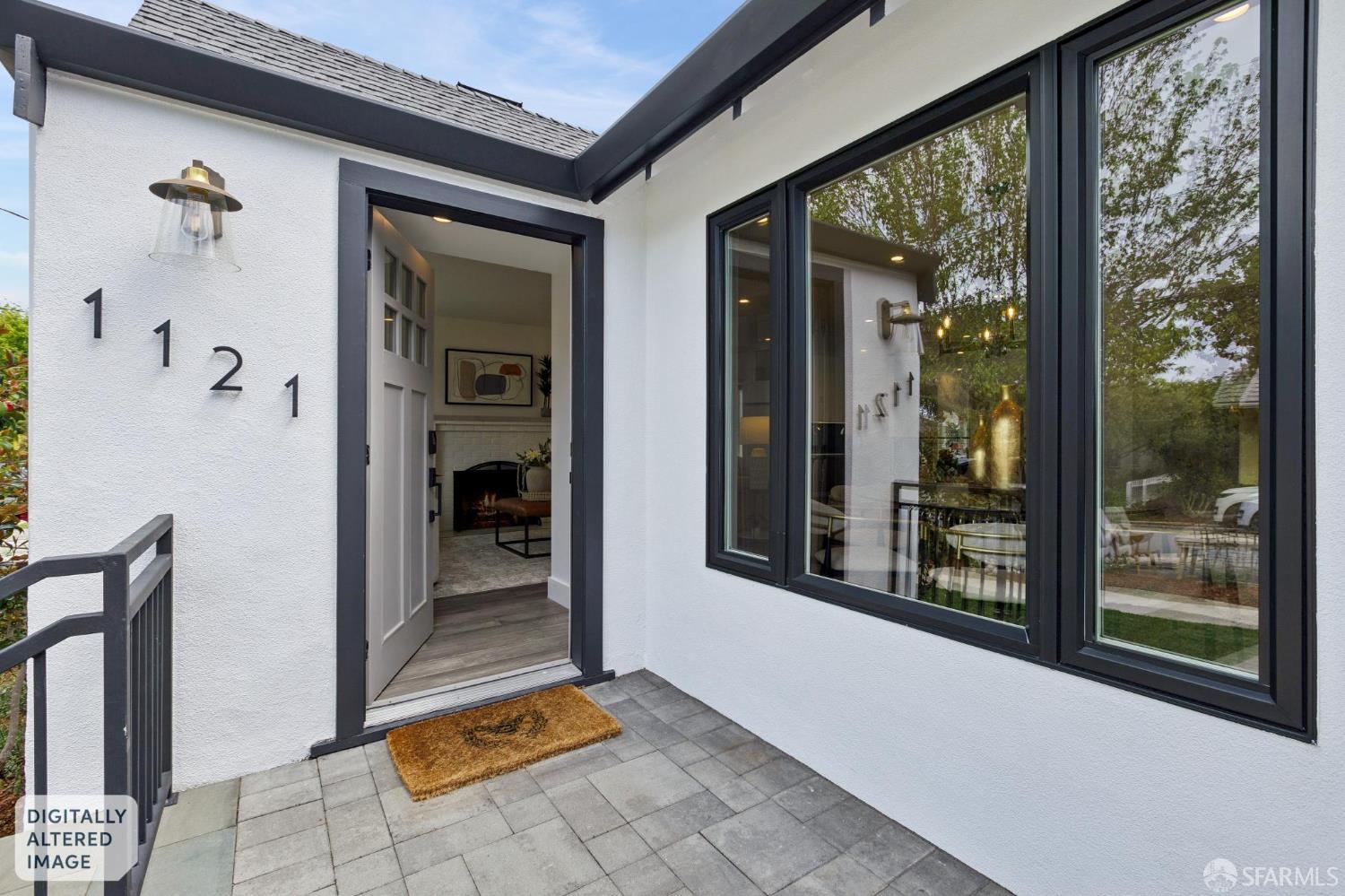 1121 Summer Avenue