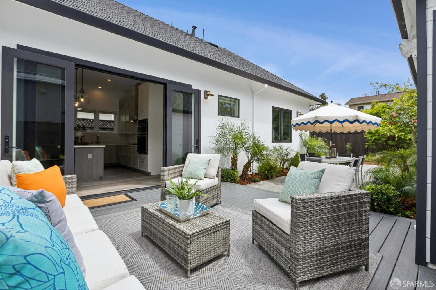 1121 Summer Avenue
