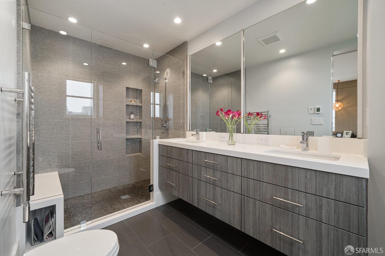 2100 Pacific Avenue # 3B