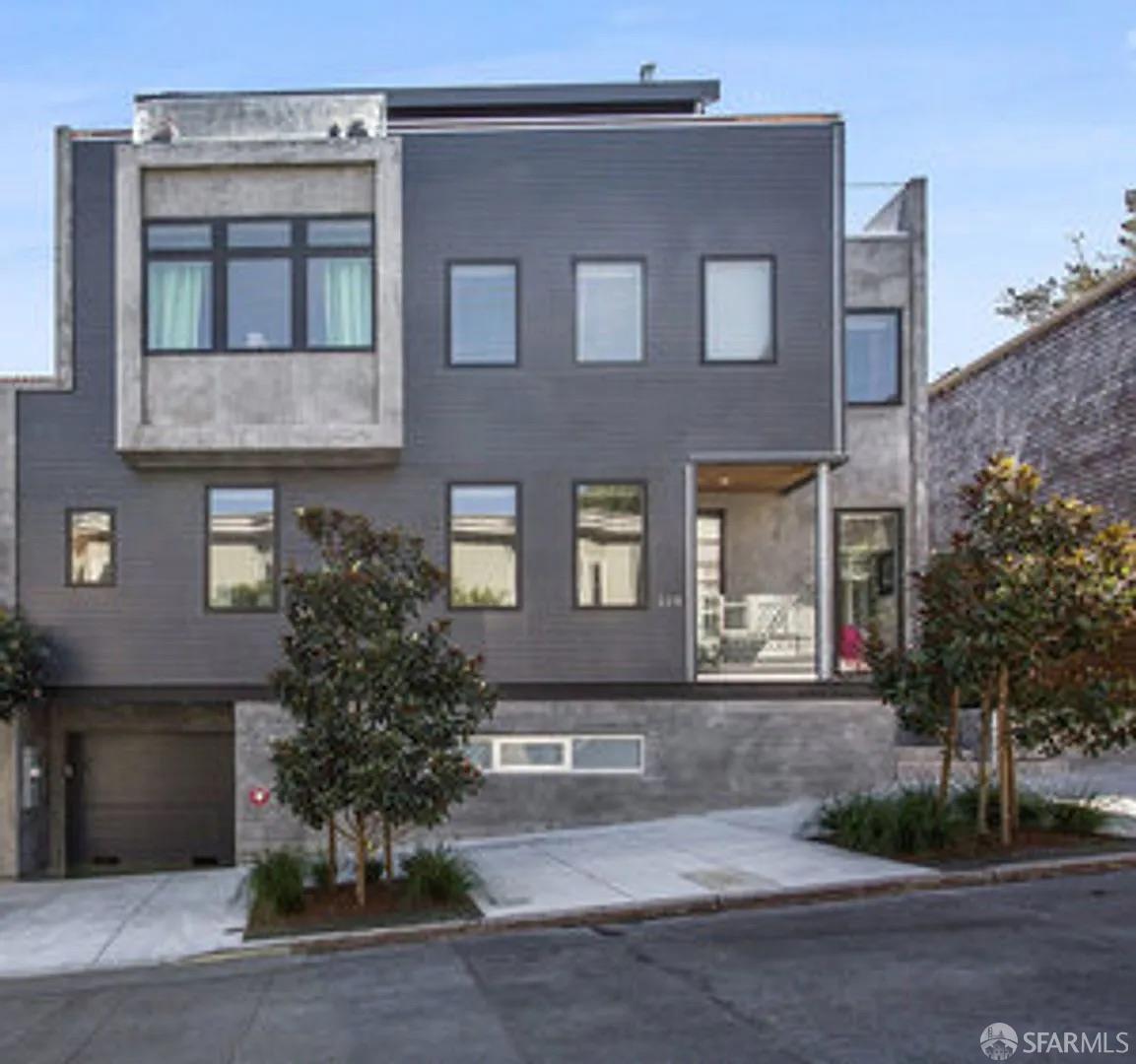 209 Grattan Street