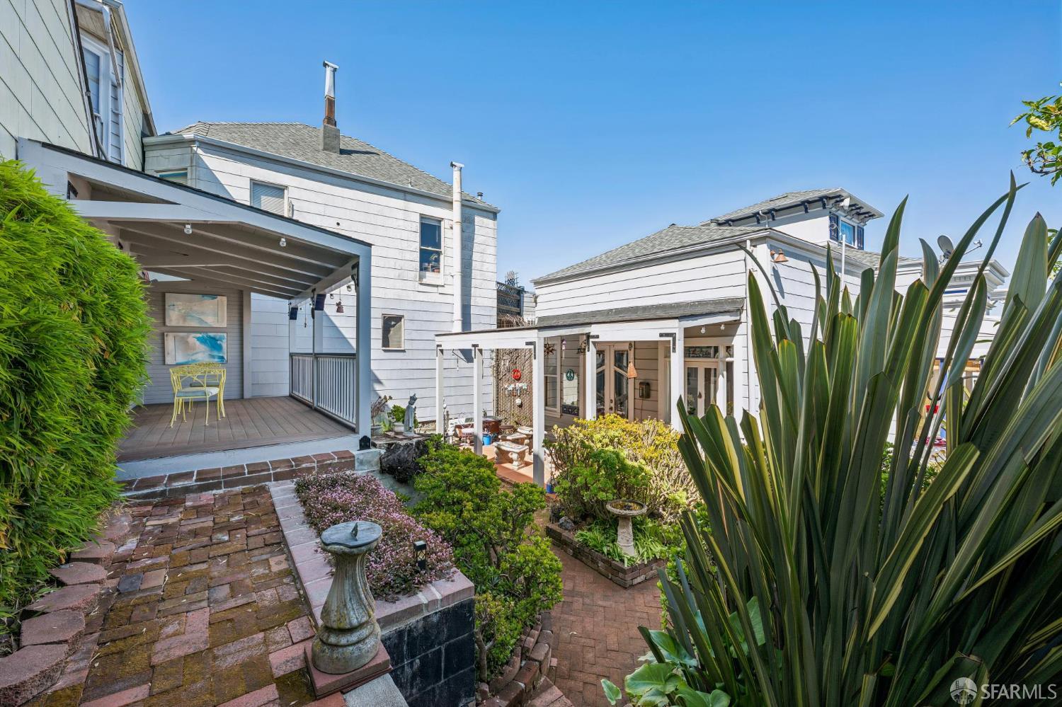 300 Castro Street