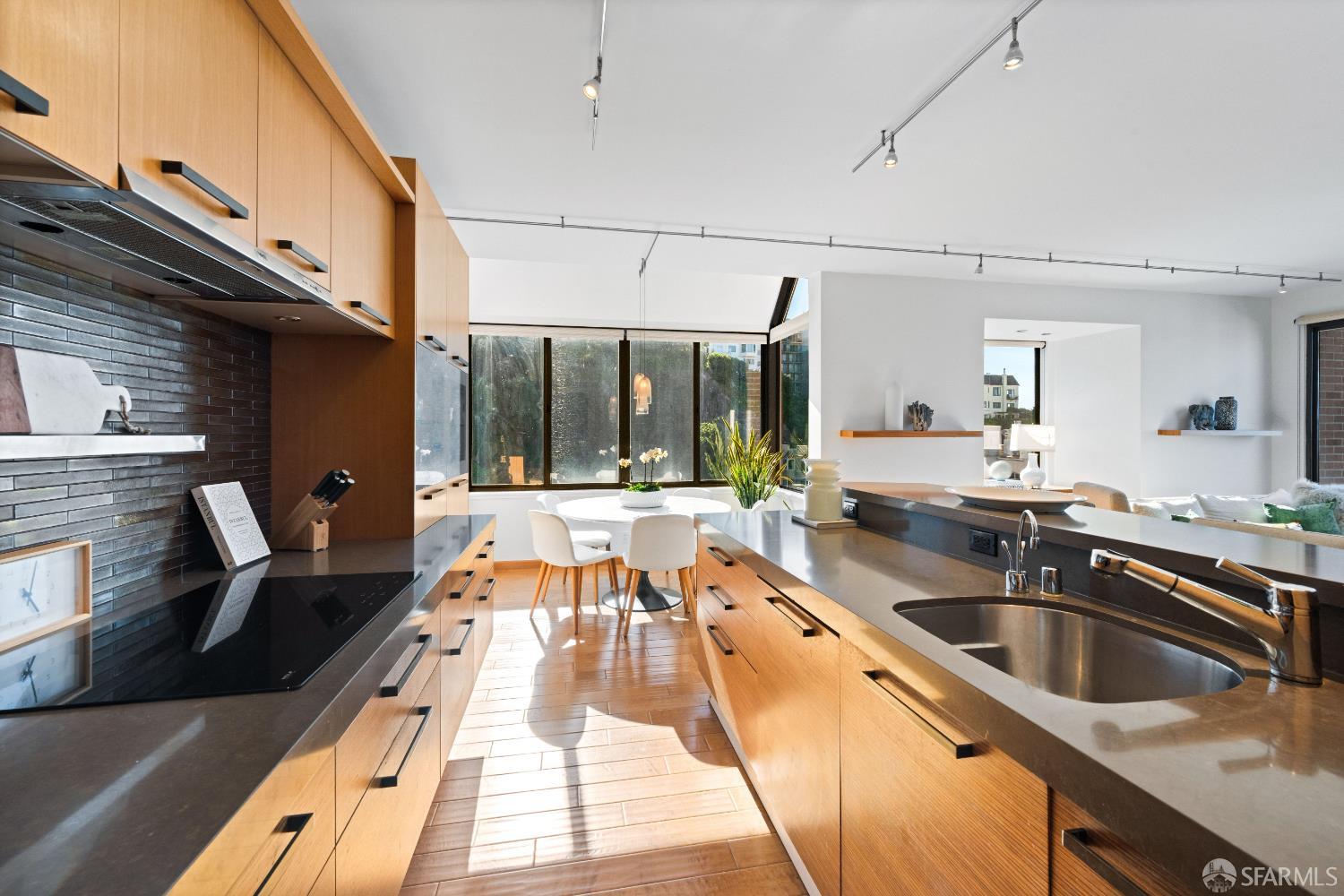 101 Lombard Street # 901W