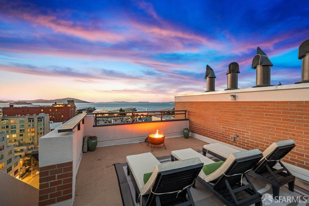 101 Lombard Street # 901W
