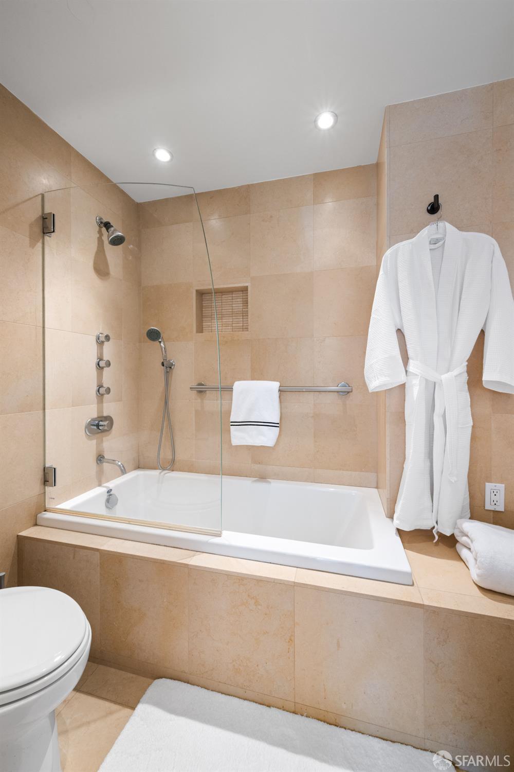 101 Lombard Street # 901W