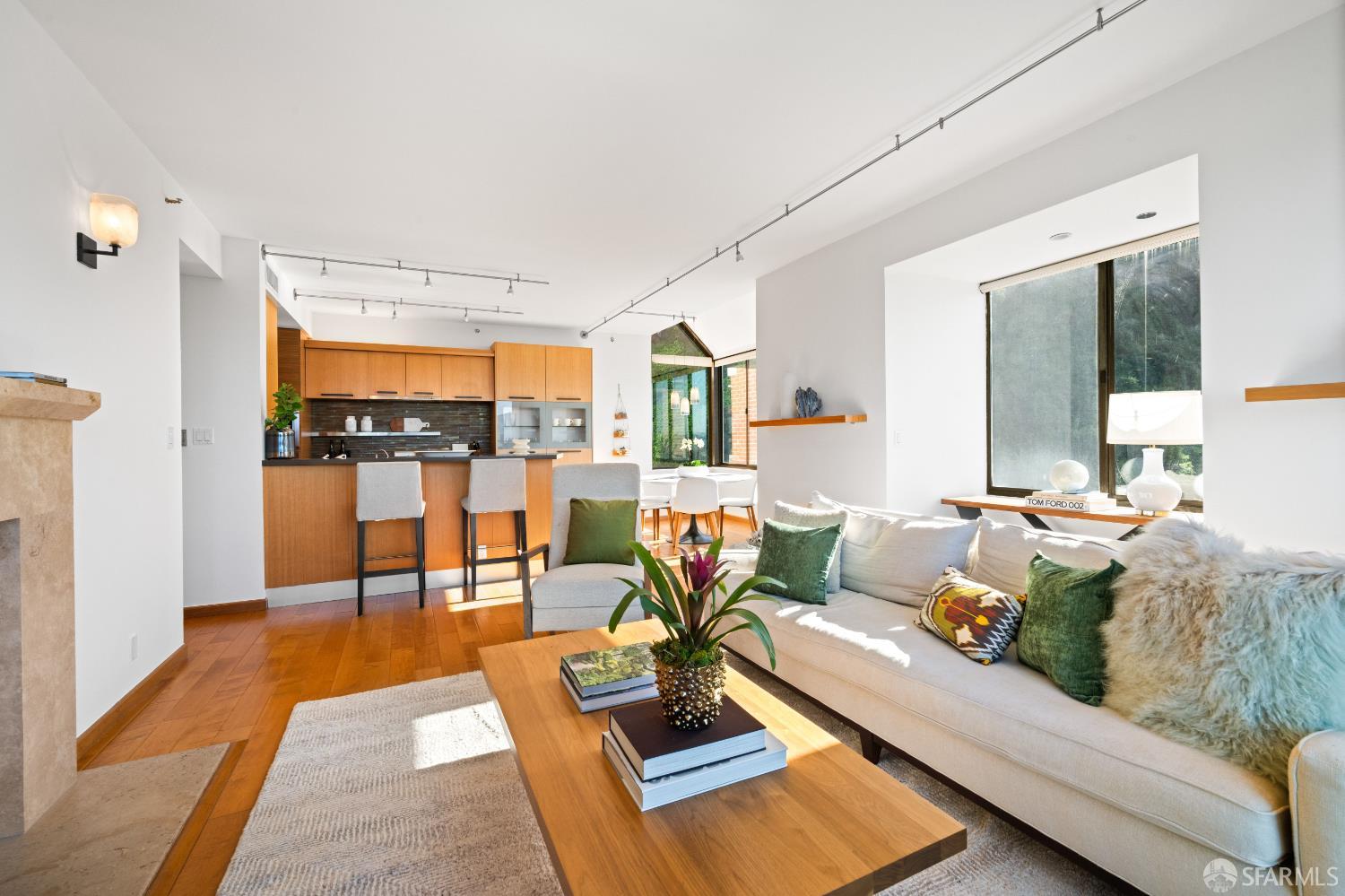 101 Lombard Street # 901W