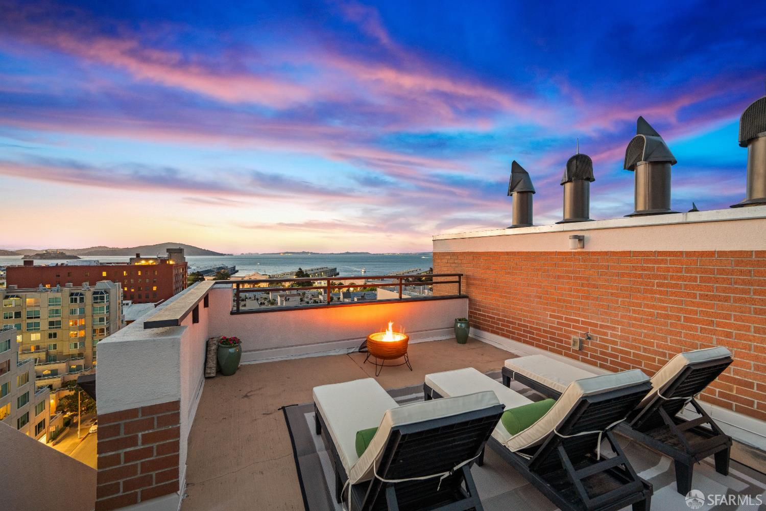 101 Lombard Street # 901W