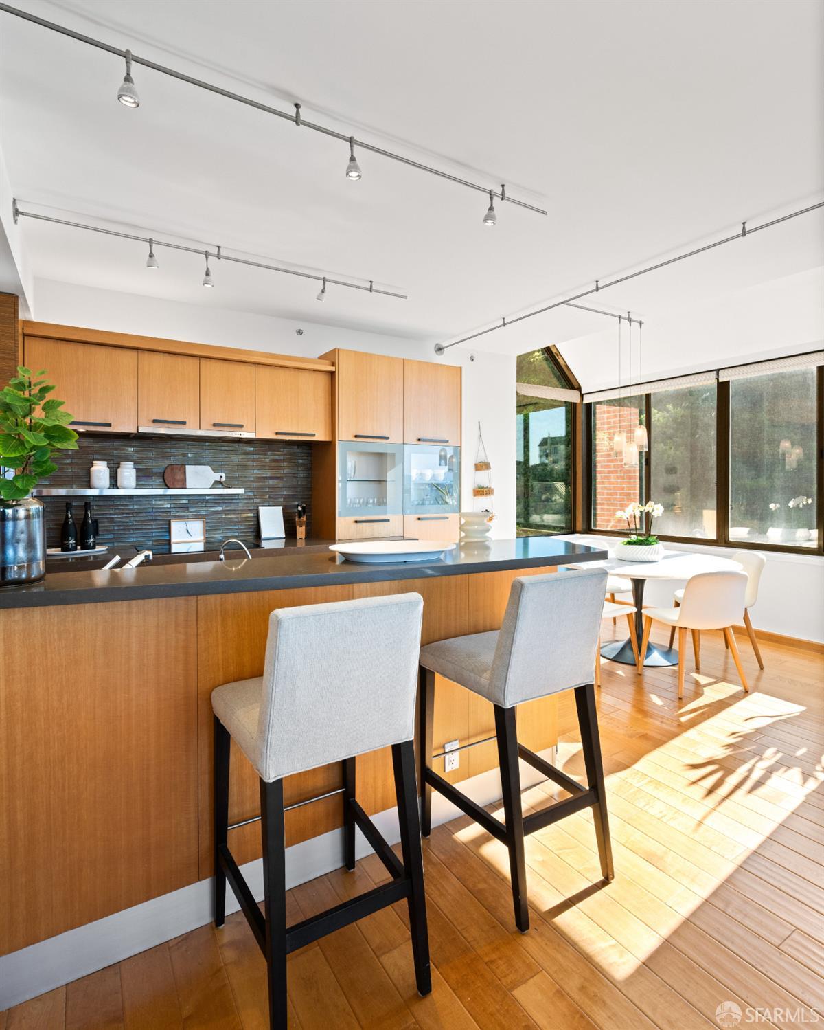 101 Lombard Street # 901W