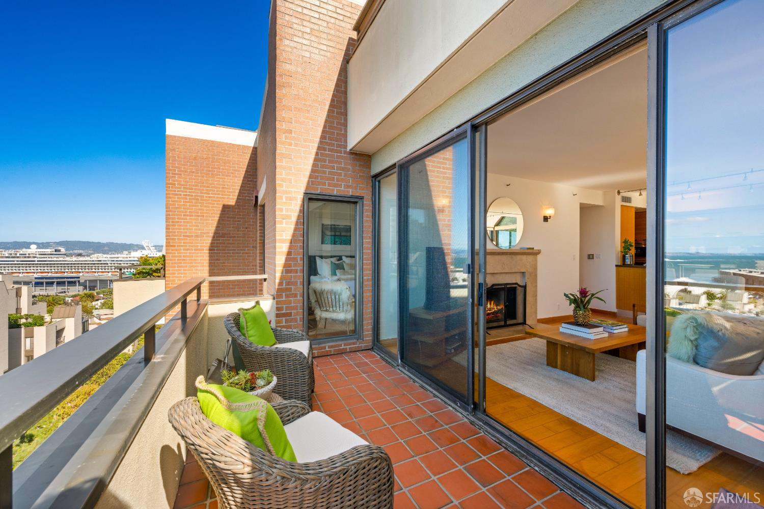 101 Lombard Street # 901W