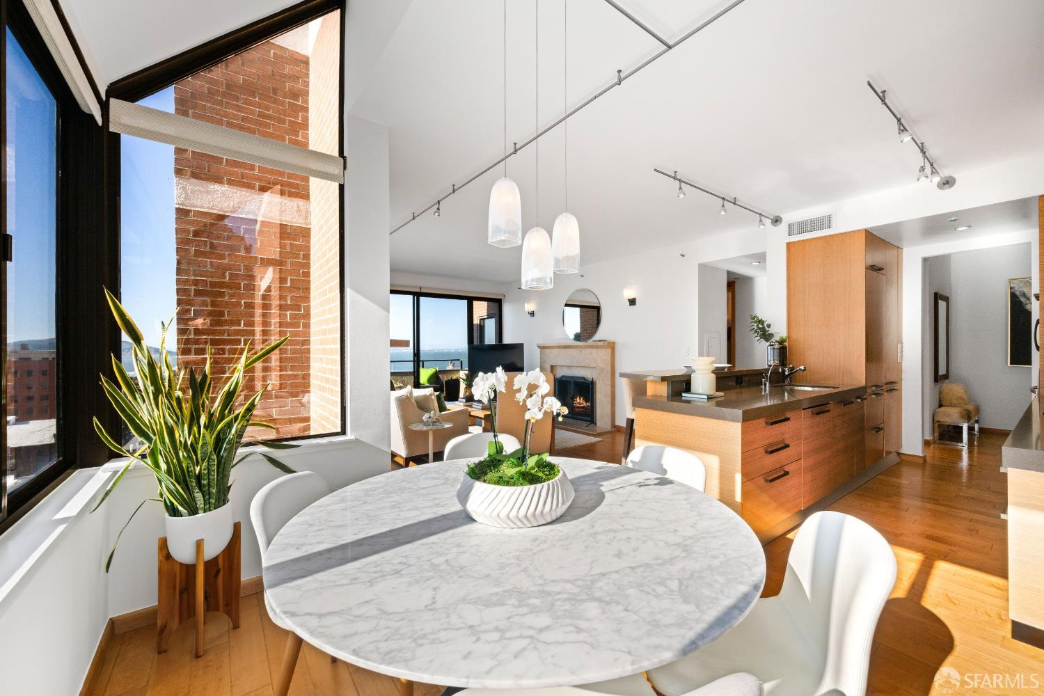 101 Lombard Street # 901W