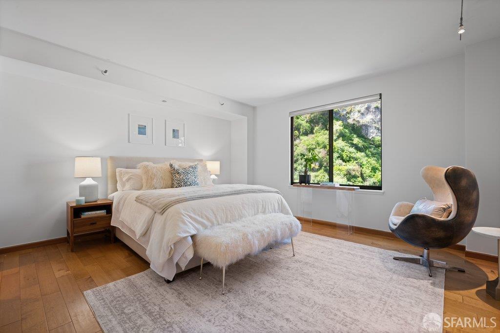 101 Lombard Street # 901W