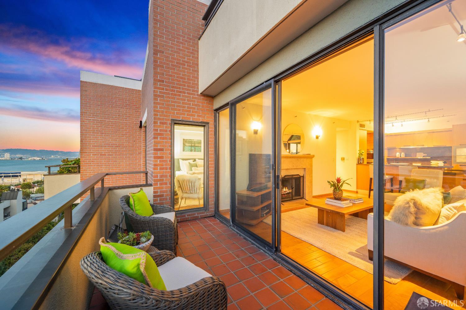 101 Lombard Street # 901W