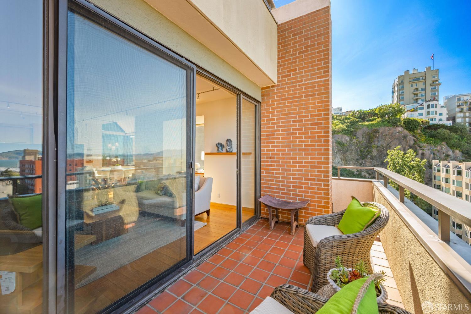 101 Lombard Street # 901W