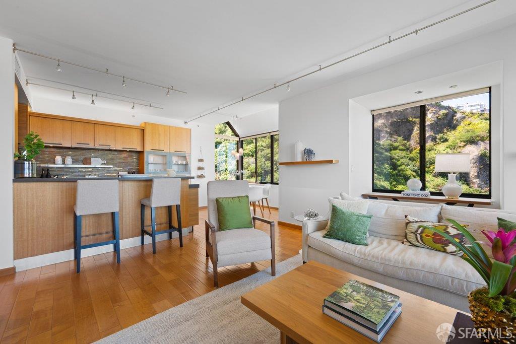 101 Lombard Street # 901W