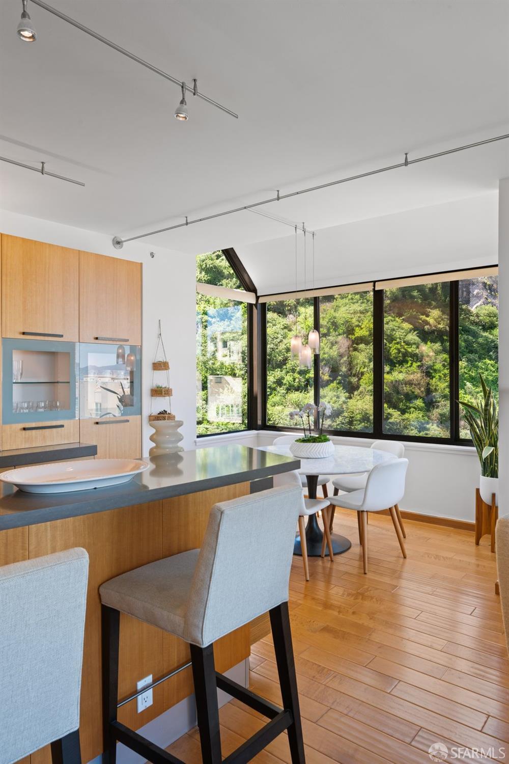 101 Lombard Street # 901W