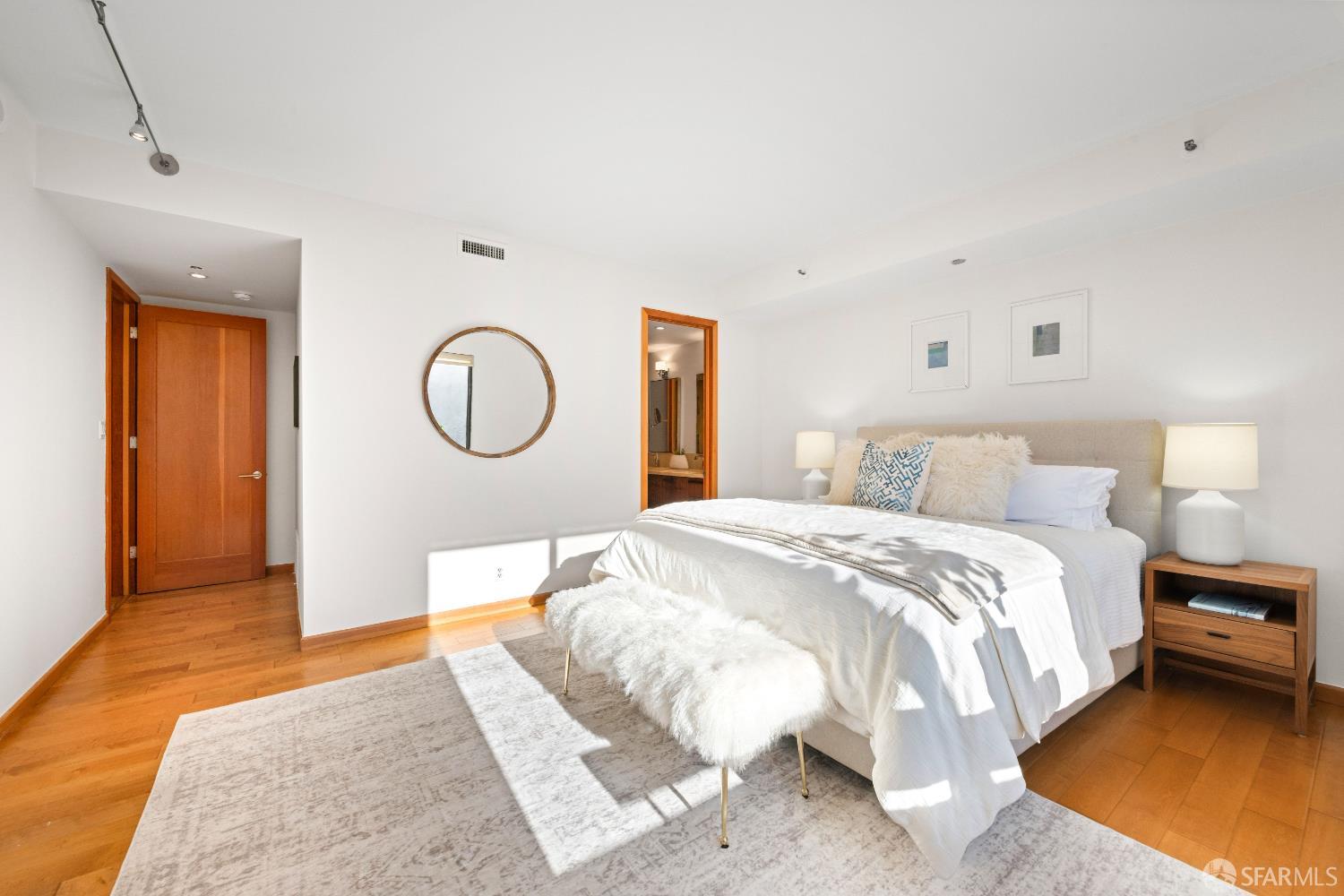 101 Lombard Street # 901W