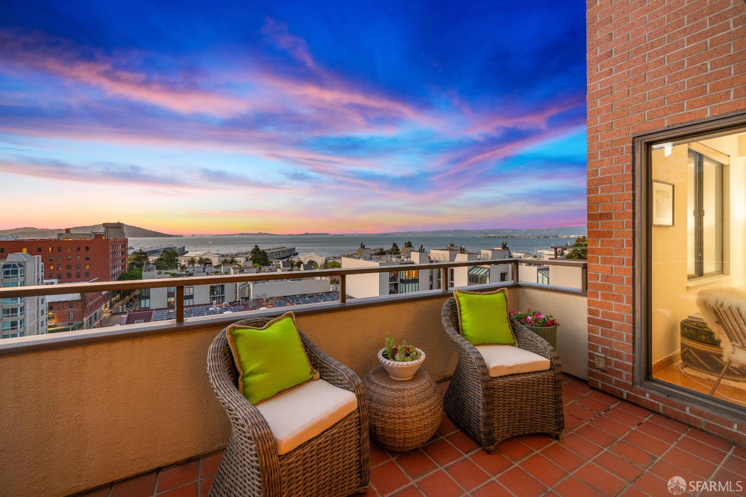 101 Lombard Street # 901W