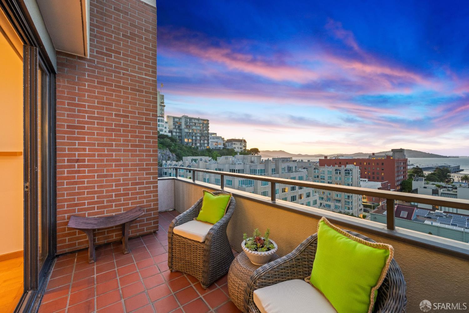 101 Lombard Street # 901W