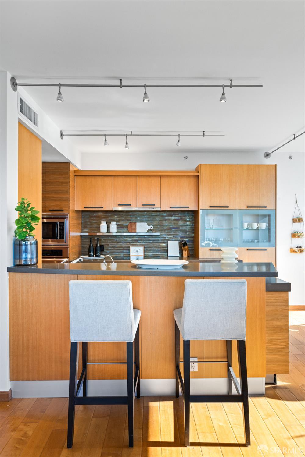 101 Lombard Street # 901W