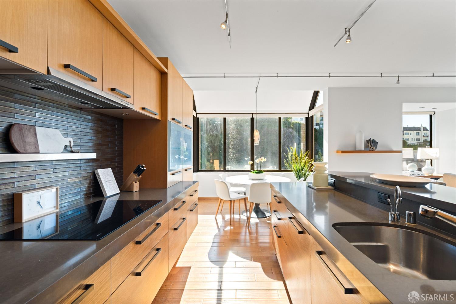 101 Lombard Street # 901W