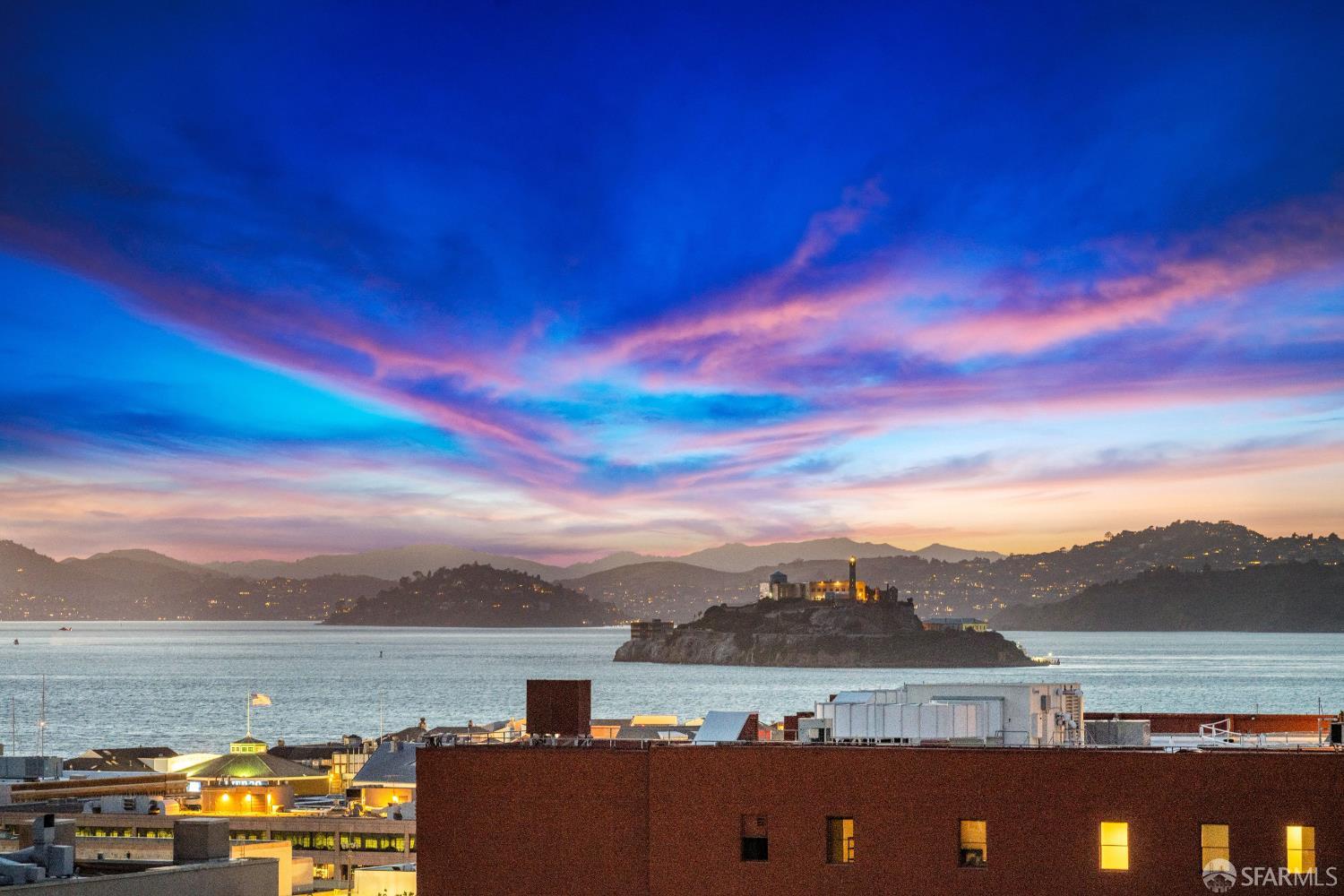 101 Lombard Street # 901W