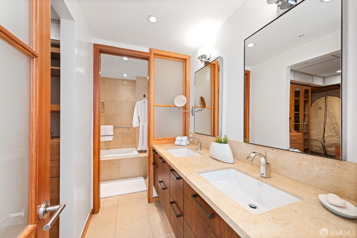 101 Lombard Street # 901W