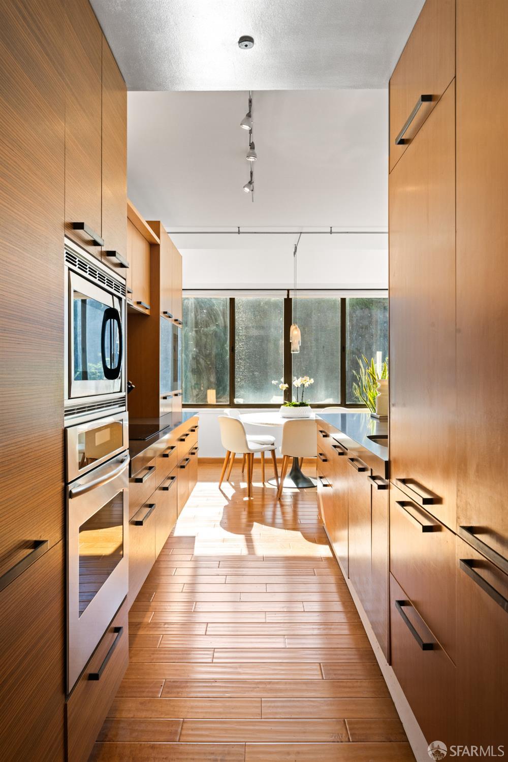 101 Lombard Street # 901W