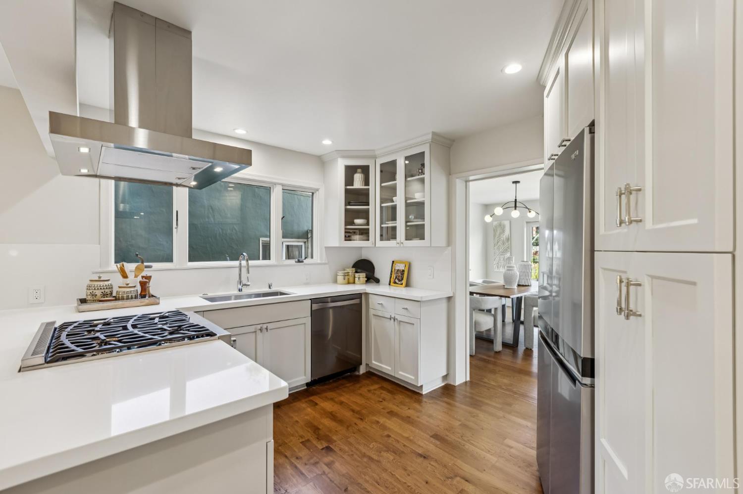 34 Dorantes Avenue