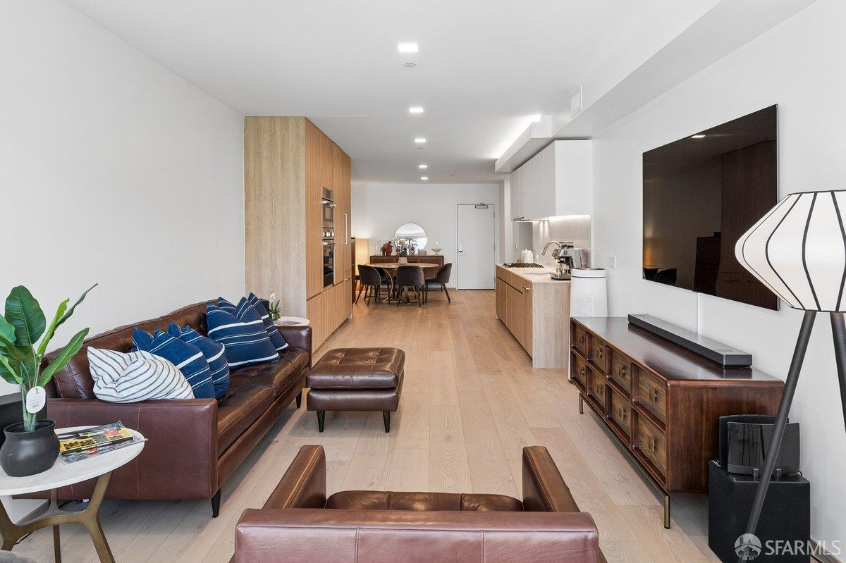 2238 Market Street # 407