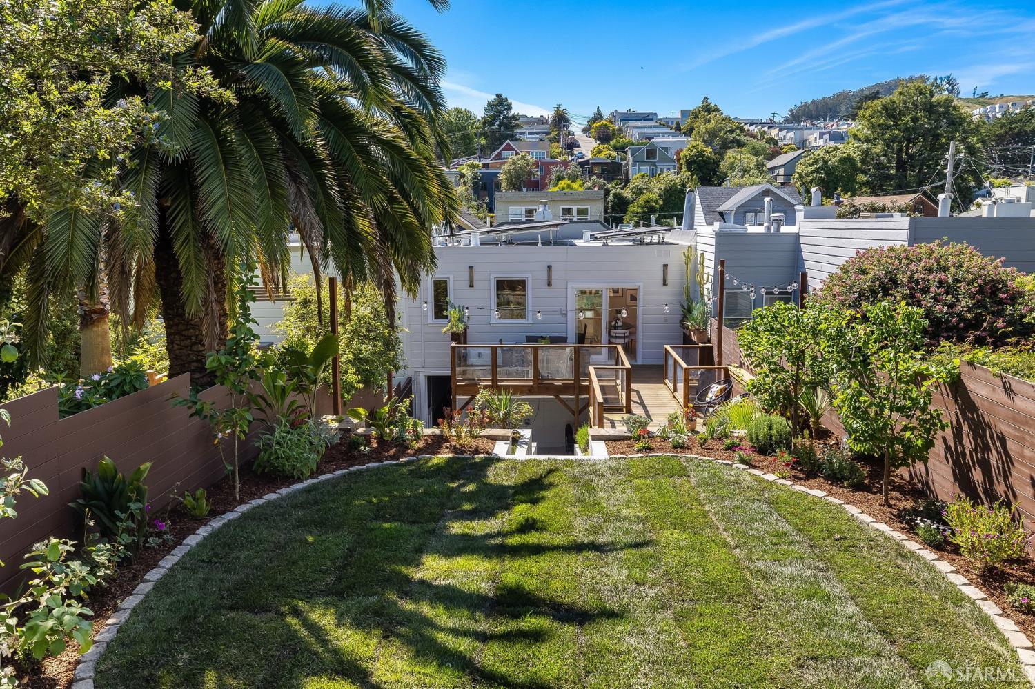 44 Nordhoff Street