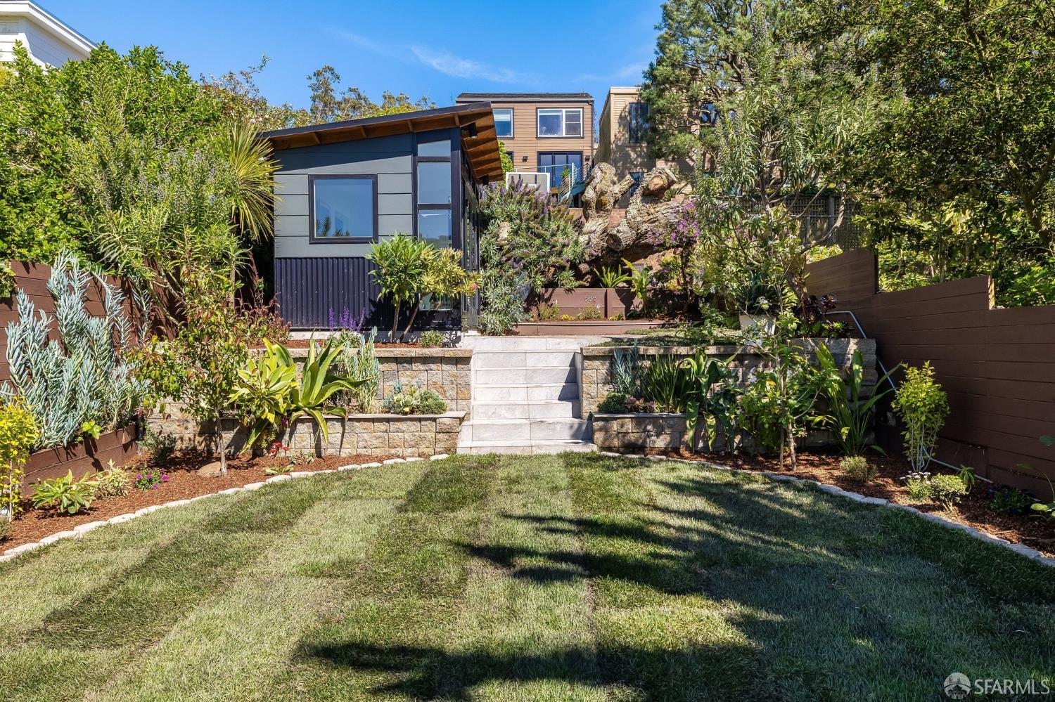 44 Nordhoff Street