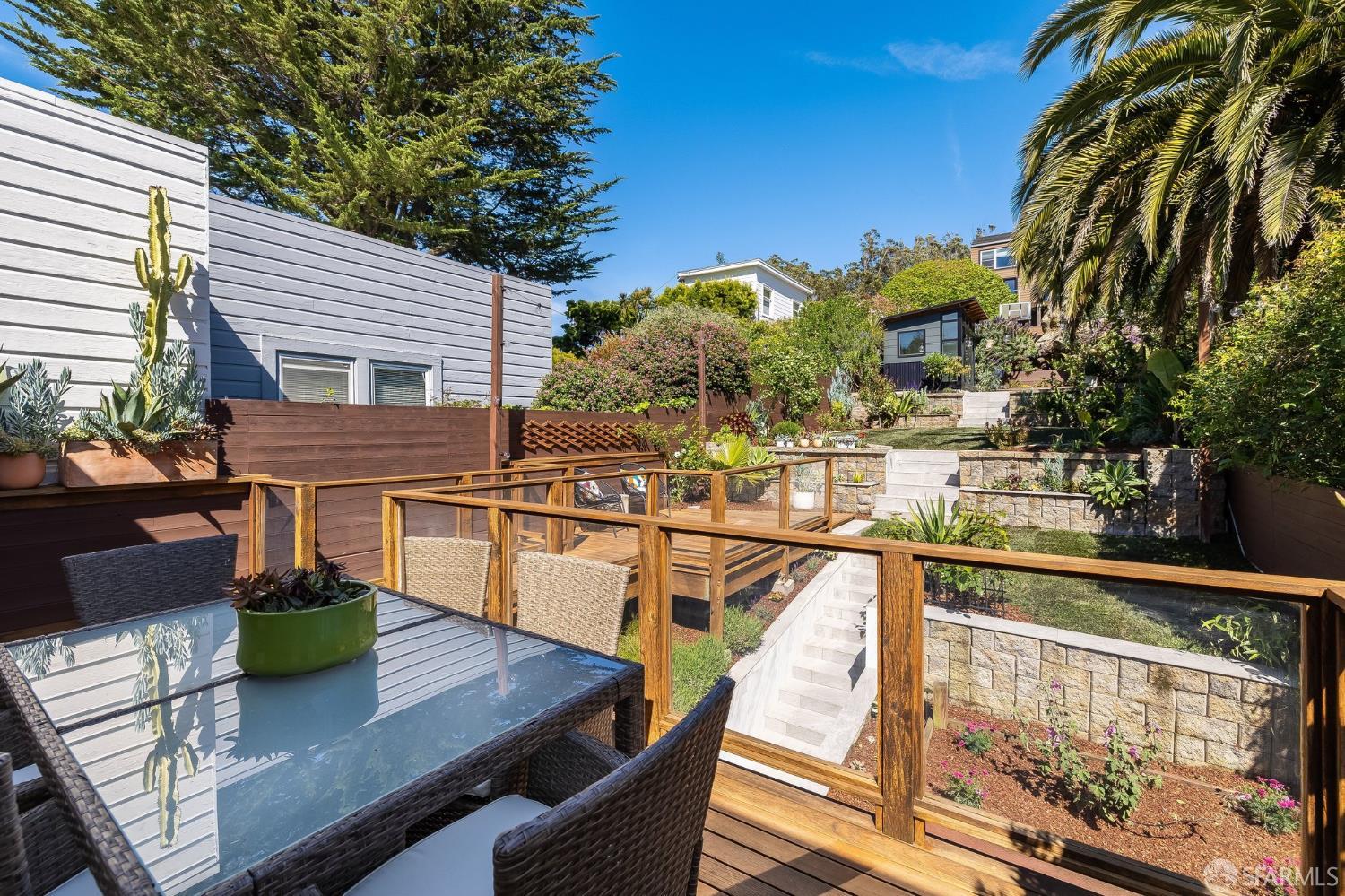 44 Nordhoff Street