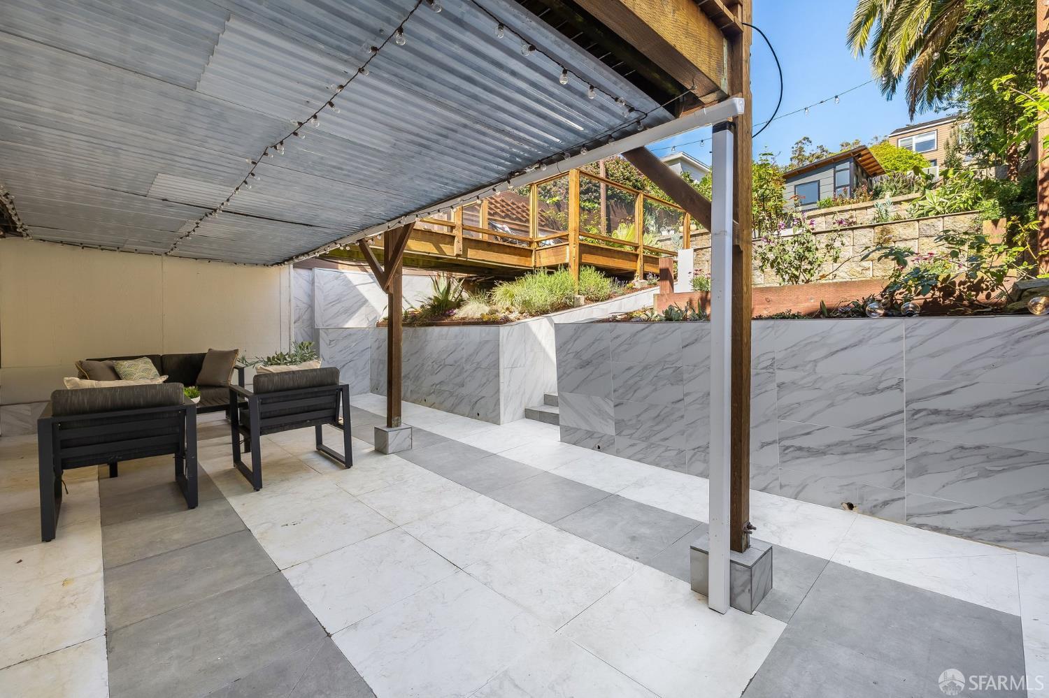 44 Nordhoff Street
