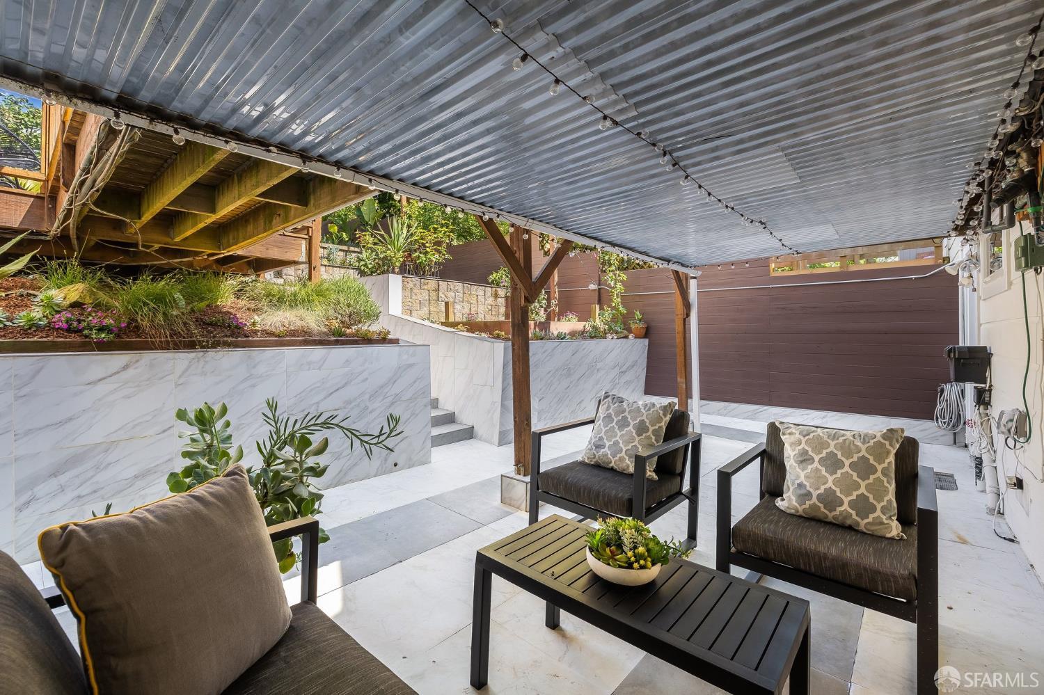 44 Nordhoff Street