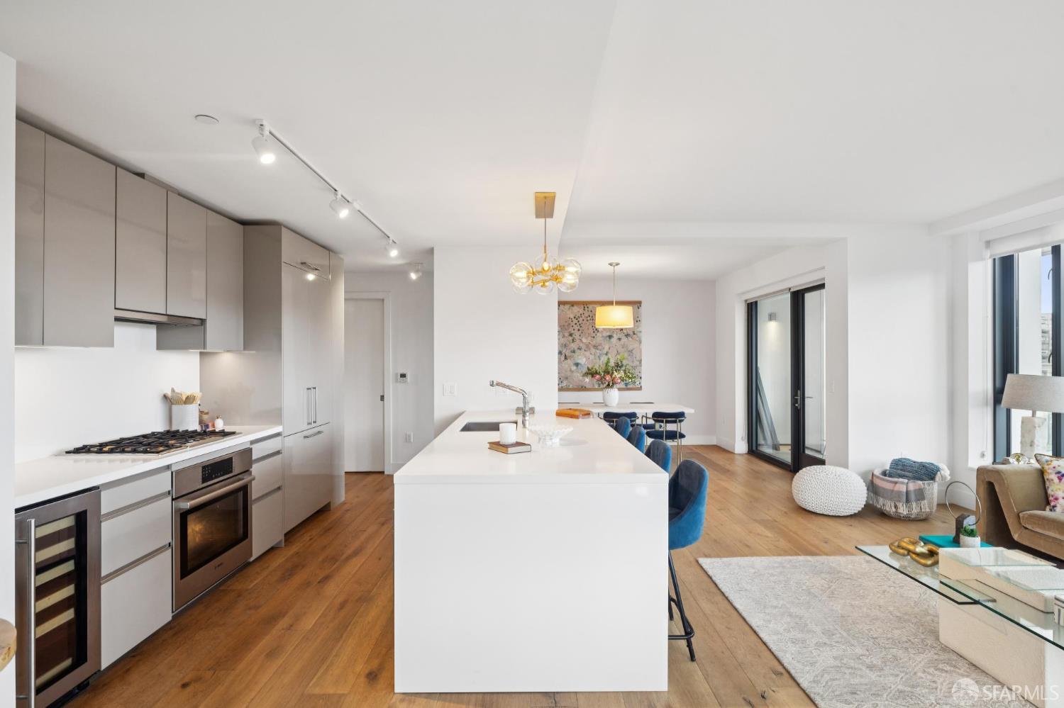 1450 Franklin Street # 902