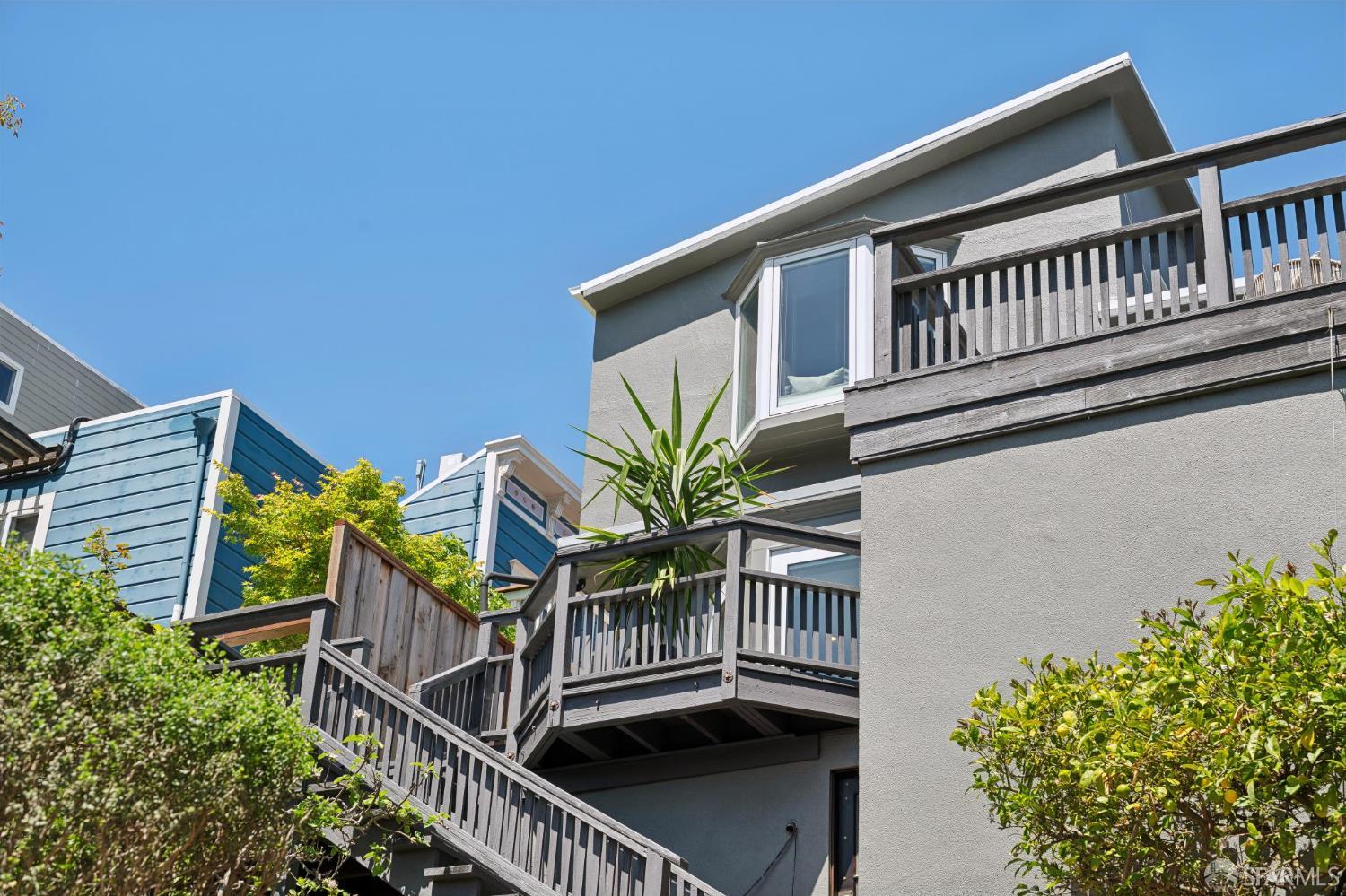 957 Elizabeth Street