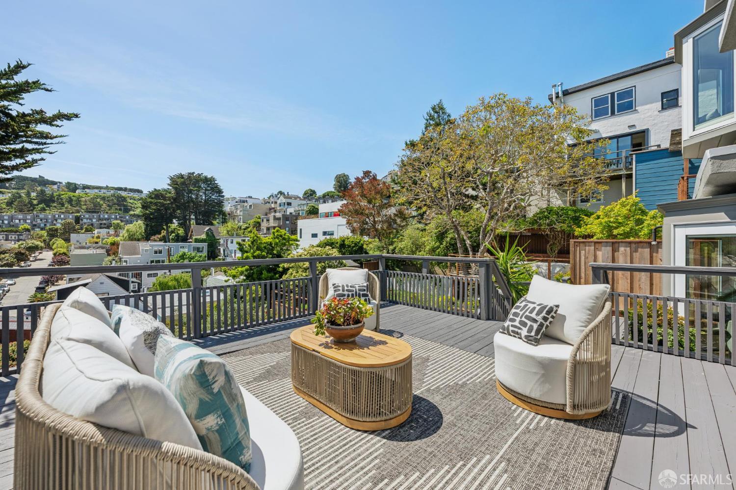 957 Elizabeth Street