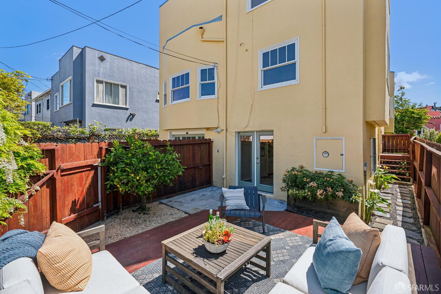 374 San Benito Way