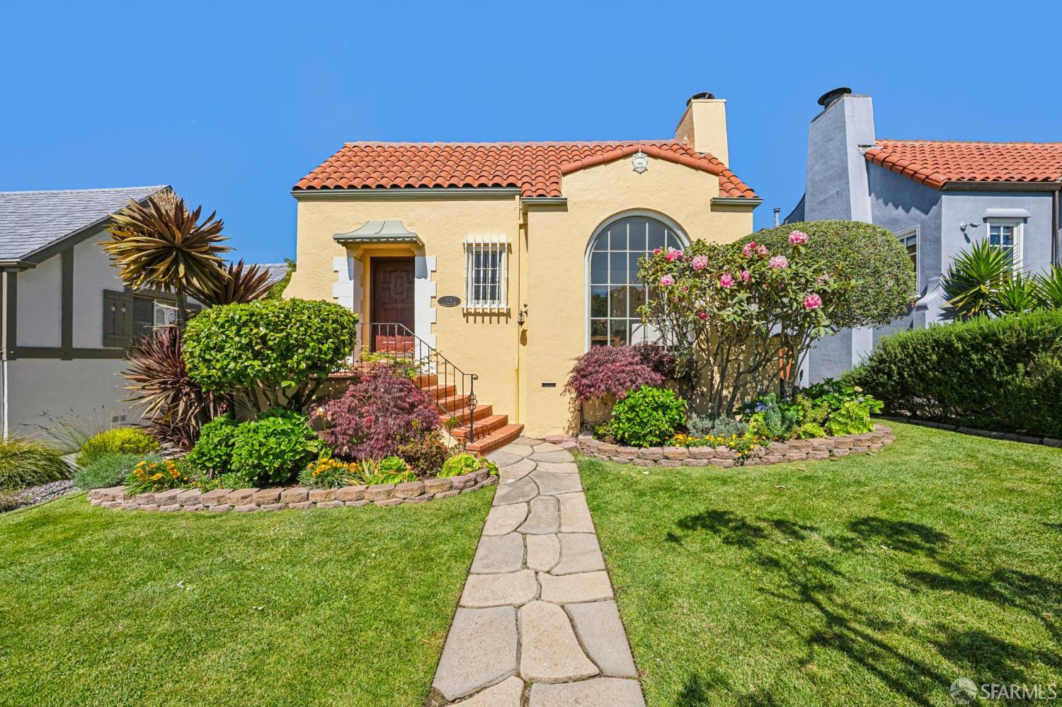 374 San Benito Way