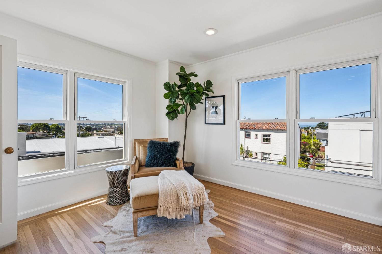 374 San Benito Way