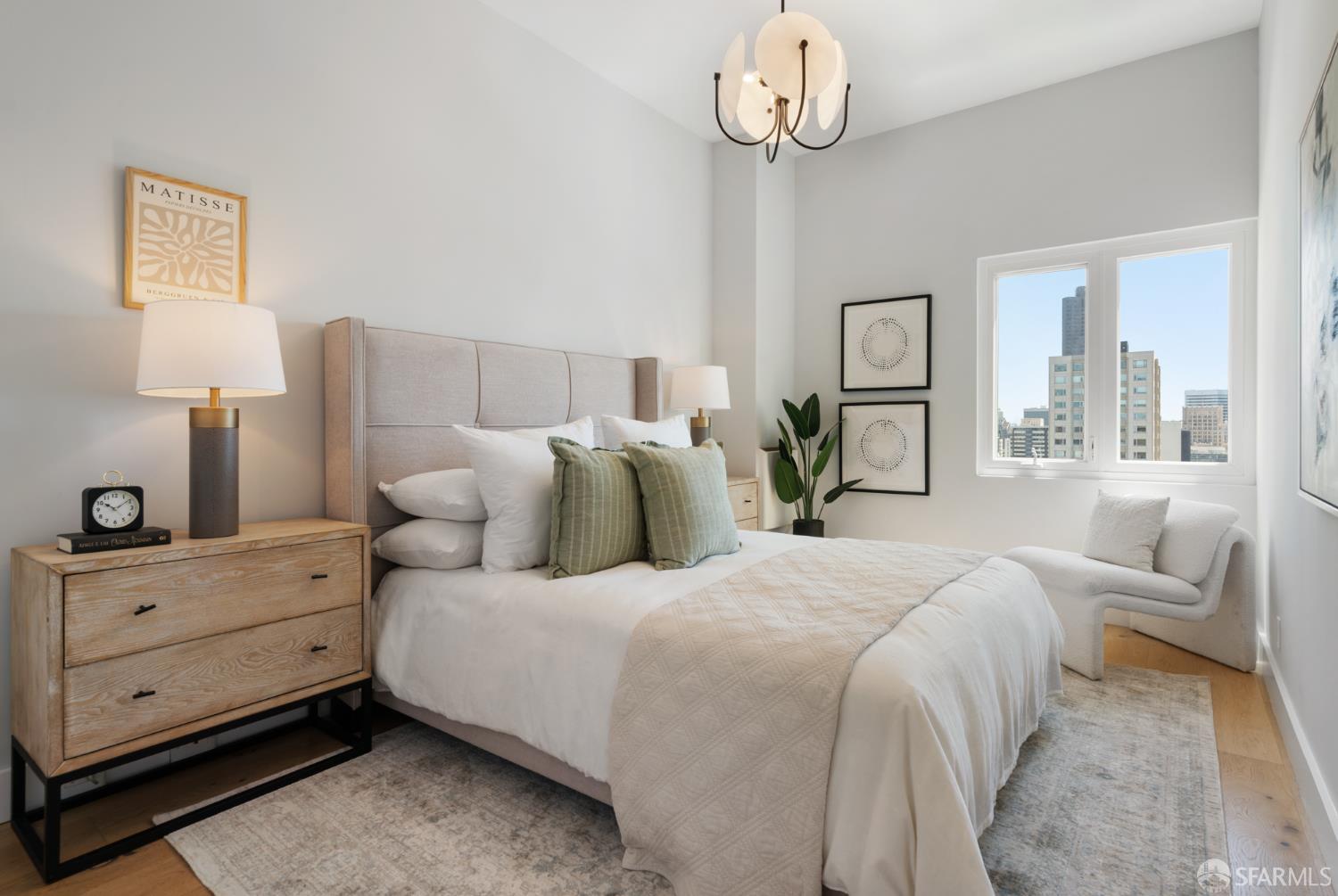 1001 Pine Street # 1402