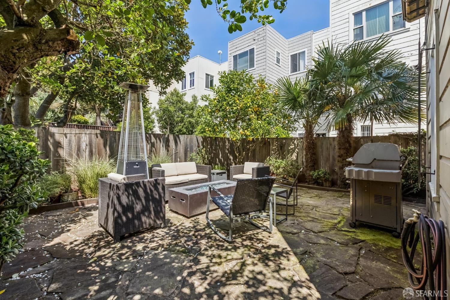 1024 Oak Street