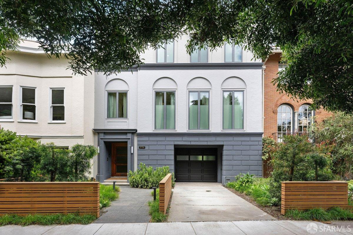 2736 Fulton Street