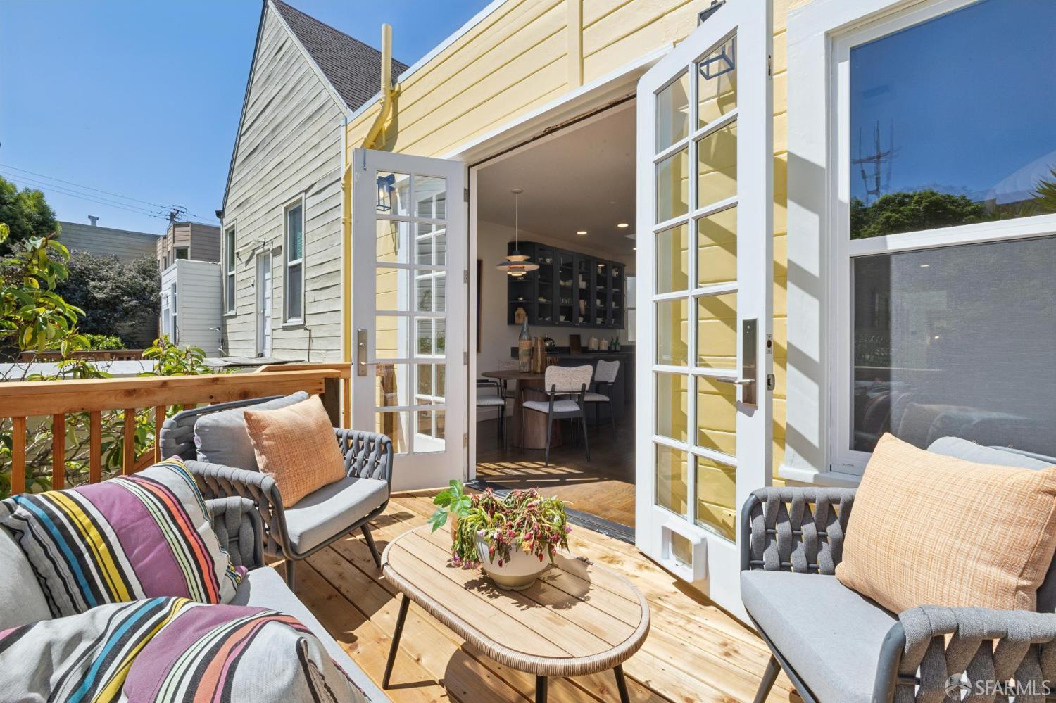 263 Carl Street
