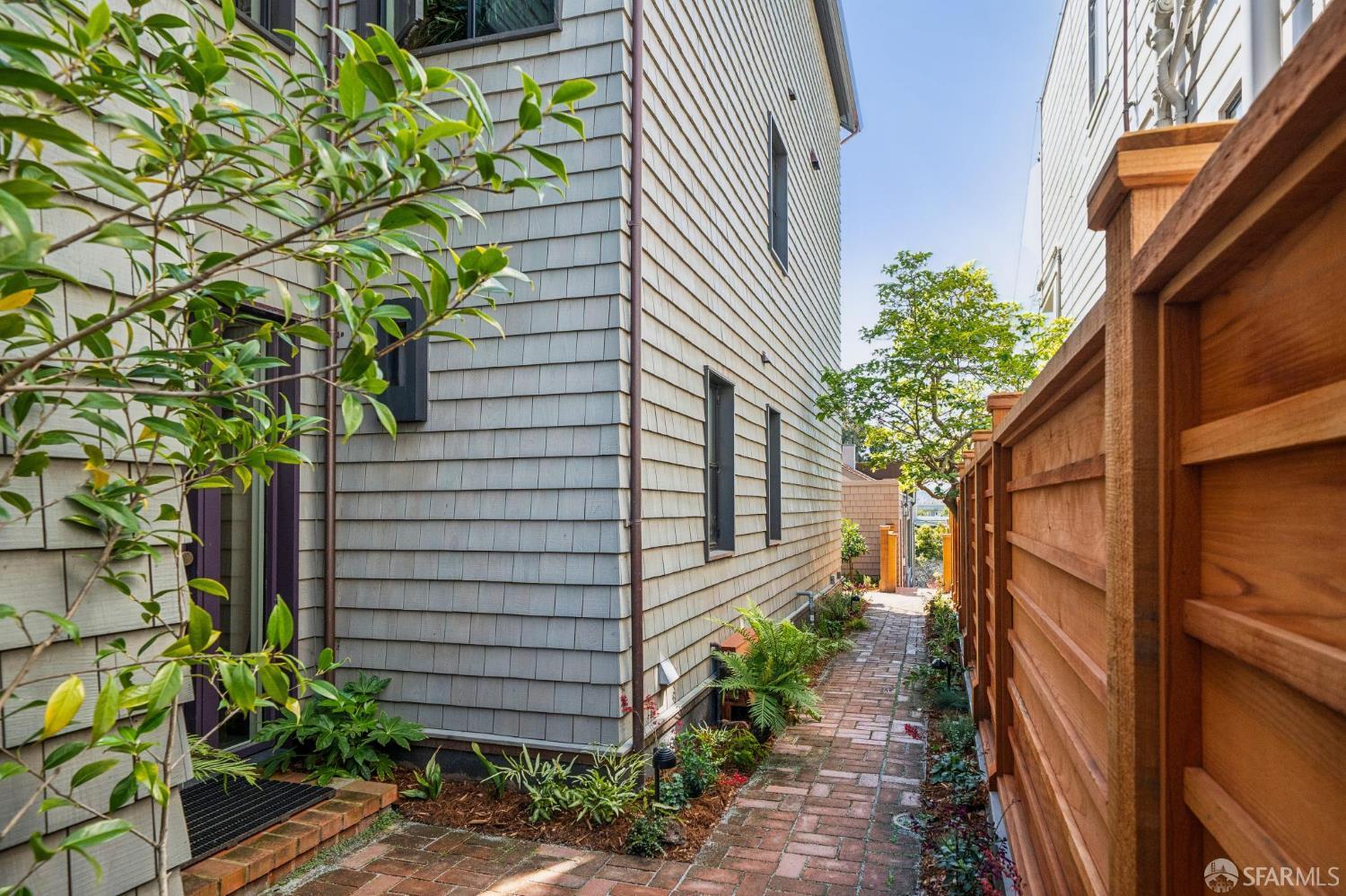 1332 Greenwich Street