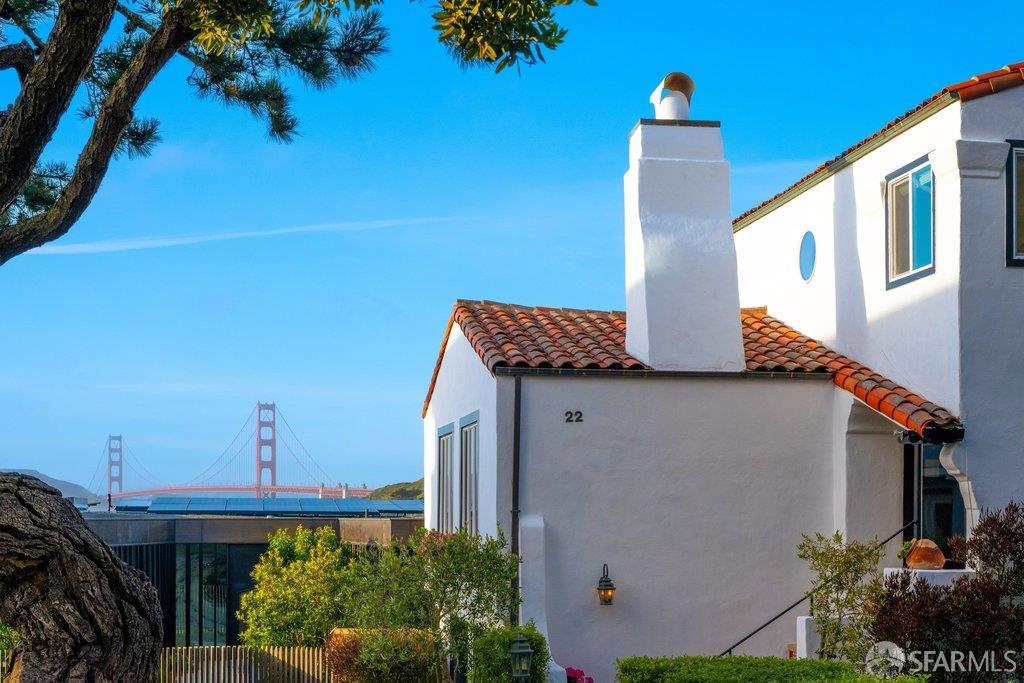 22 25th Avenue