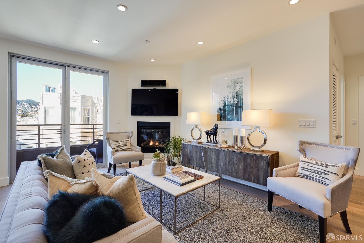 736 Valencia Street # 301