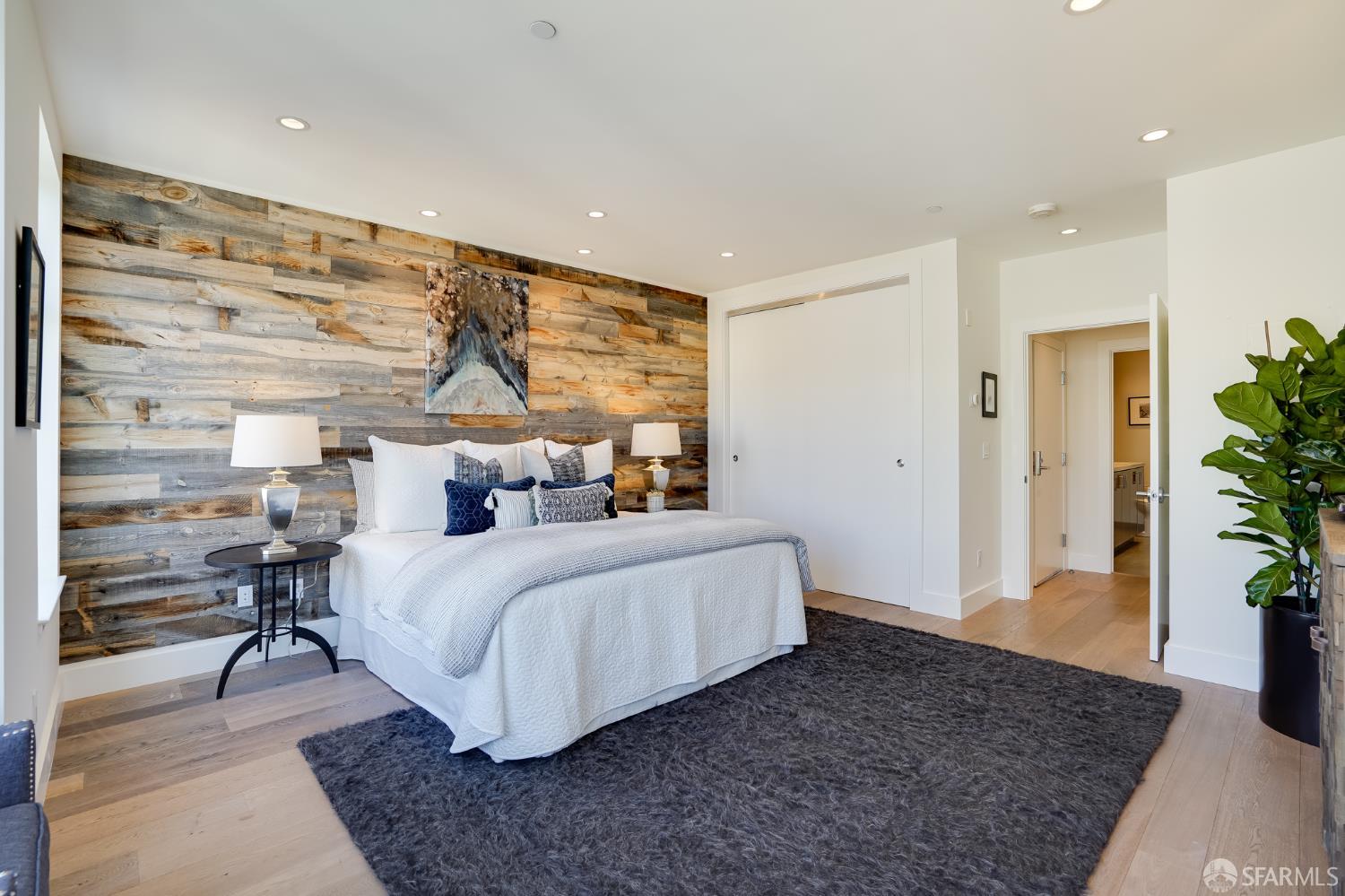 736 Valencia Street # 301