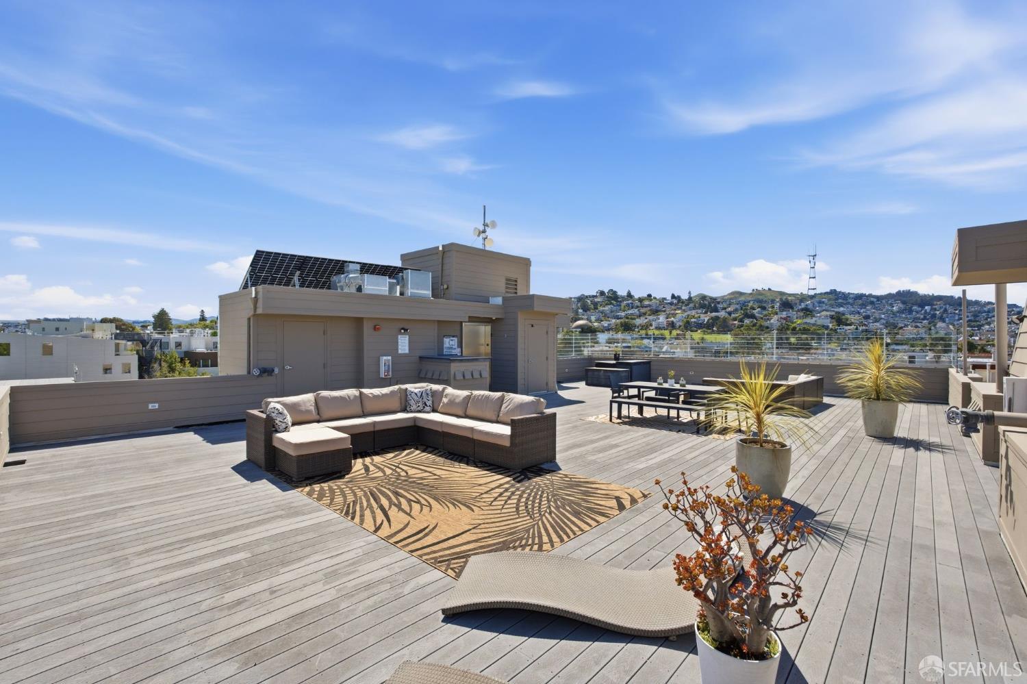 736 Valencia Street # 301